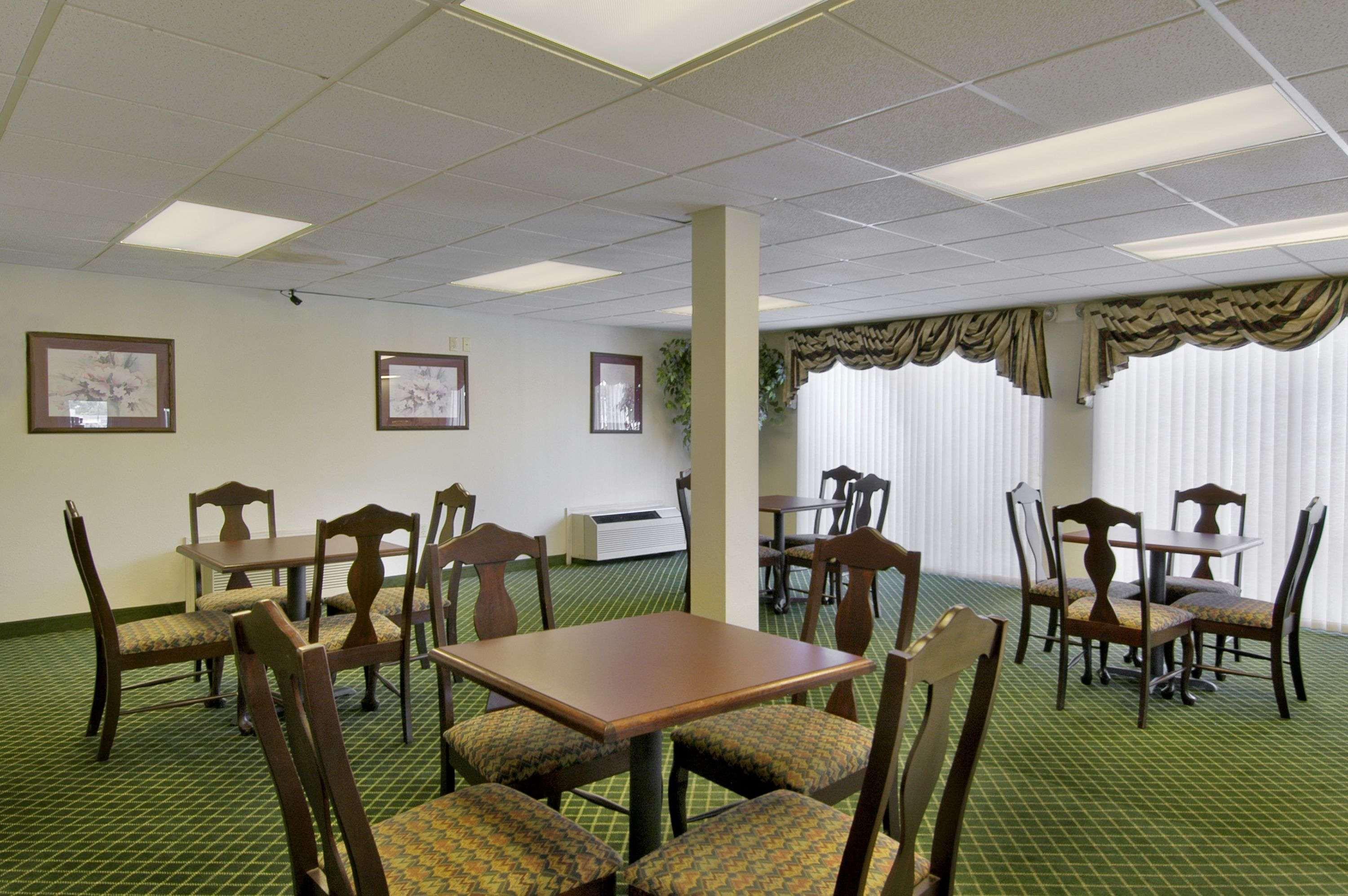 Days Inn By Wyndham Alma Exterior foto